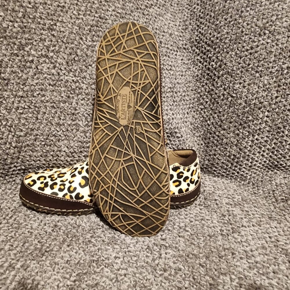 L'artiste By Spring Step Leopard Print Slip-On Lo… - image 3